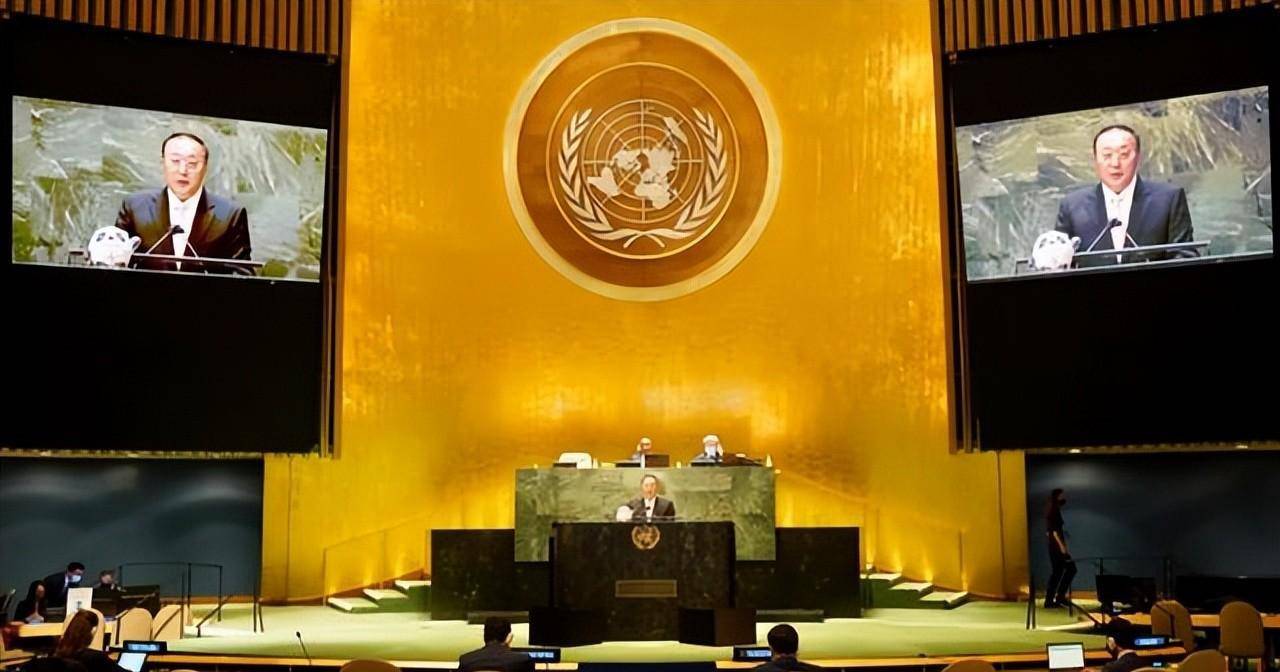 反法西斯斗争已经接近尾声,英,美,苏三国代表在华盛顿的敦巴顿橡树园