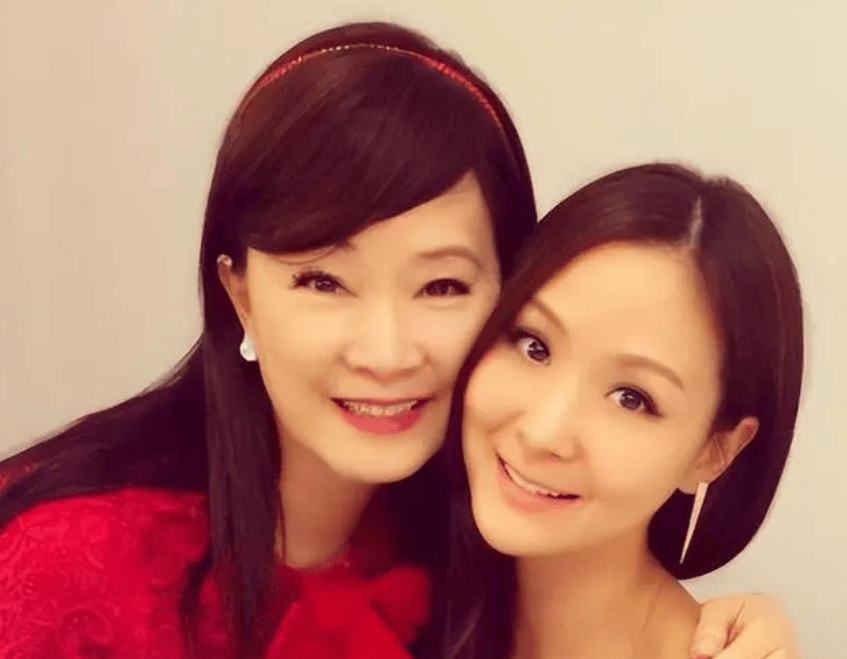 日本最痴情富豪:坚持不结婚等待中国女神30年,55岁得偿所愿