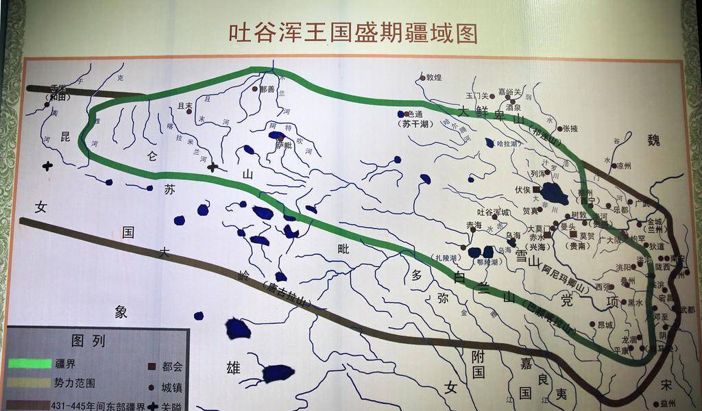 吐谷浑内部的纵深很长,西部山区和沙碛地带是他们天然的大后方,为了不