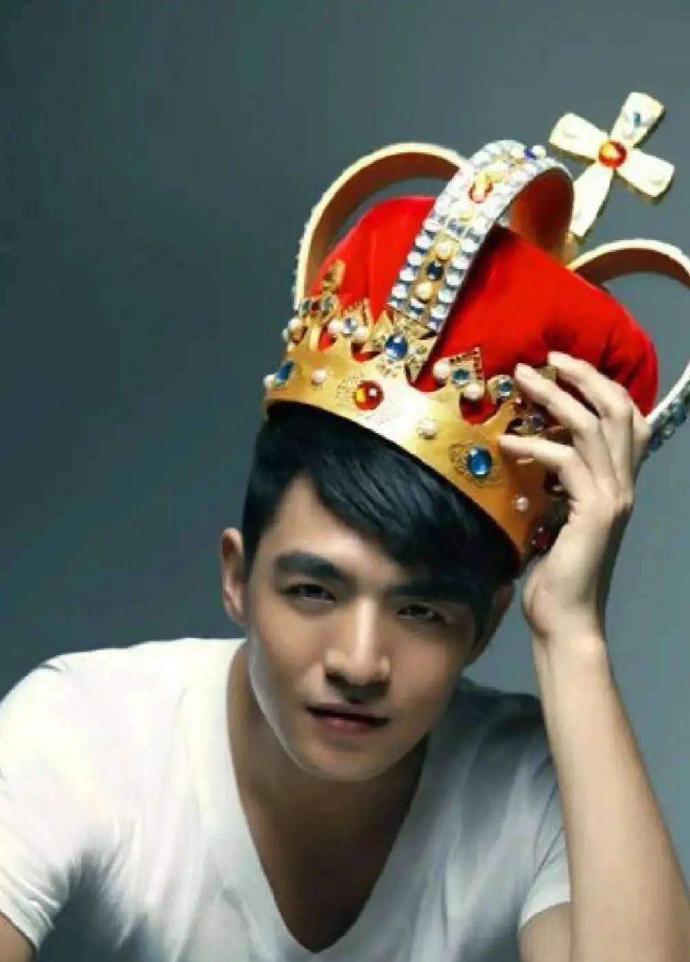 李学庆运动员转型做了职业模特,帅气迷人十足