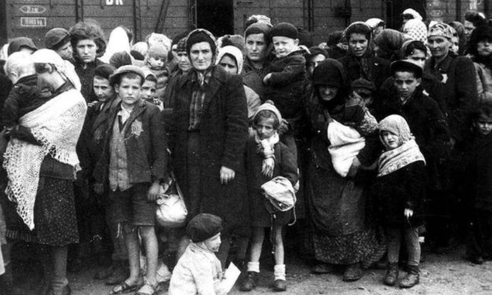 真实的人种实验,450万少女被当成实验对象,手段残忍,不忍直视