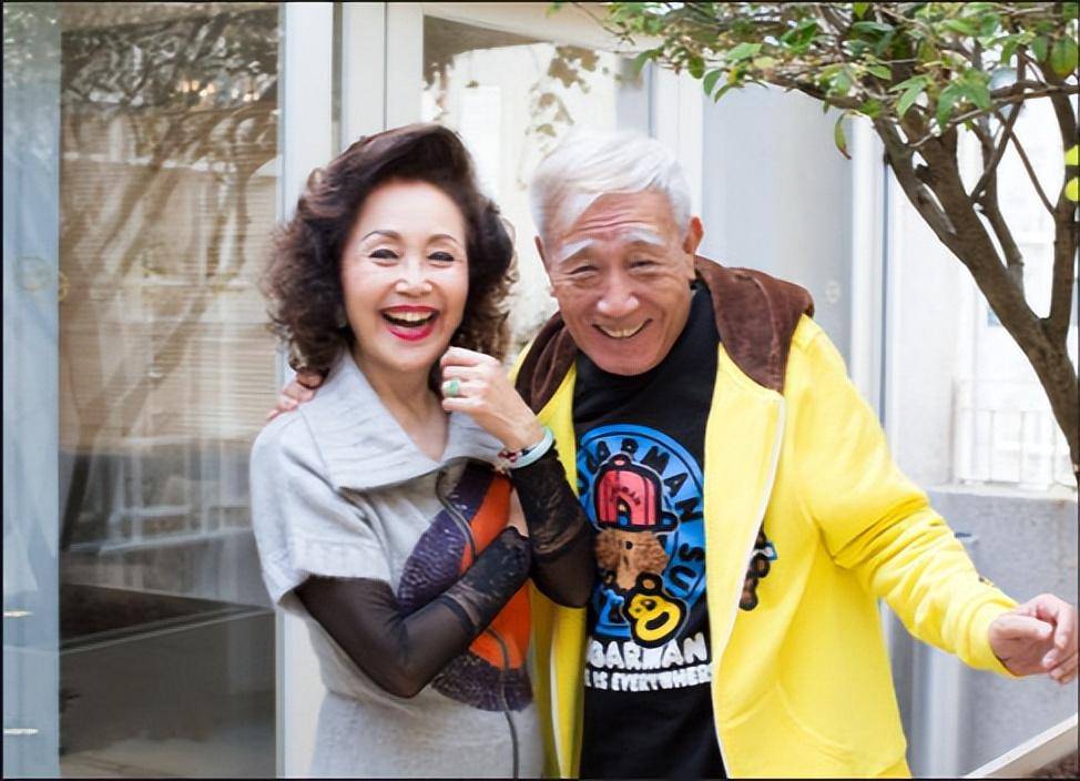 张帝:娶女儿闺蜜为妻,如今已80岁高龄,娇妻才刚47岁_音乐_歌曲_张馨茹
