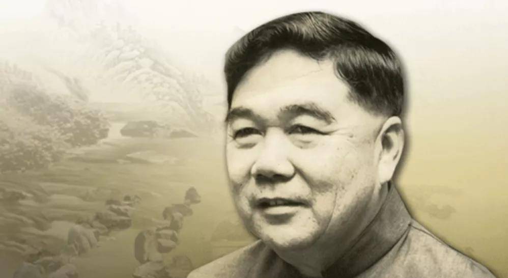 第一任总统,这个被选上的第一任总统,就是出生在圭亚那的中国人钟亚瑟