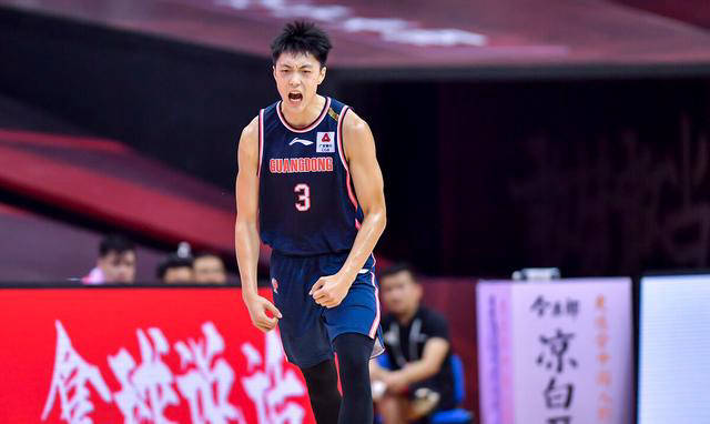 广东男篮胡明轩留队确定,朱芳雨解开离队悬念