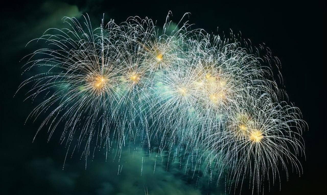 早在春秋时期就用上了"火药"!_烟花_宋朝_历史