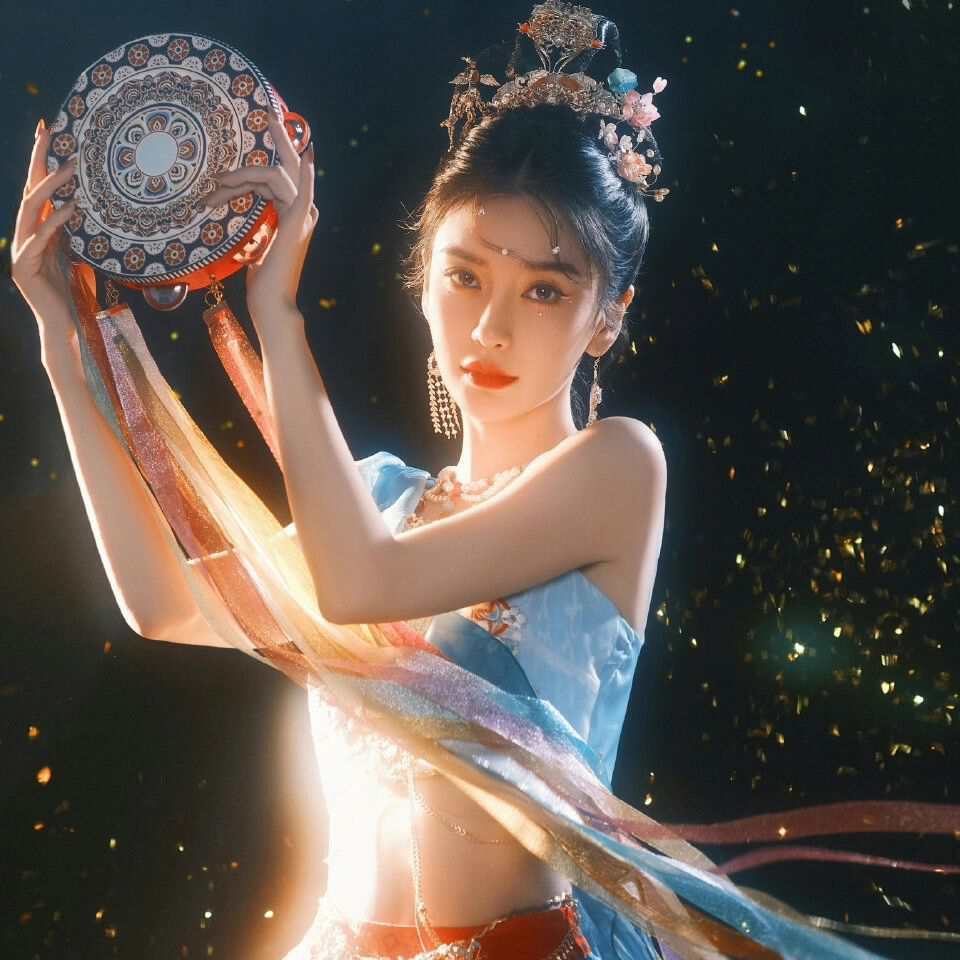 杨颖cos杨玉环遇见飞天美爆!手拿琵琶,宛如天女下凡,太有意境