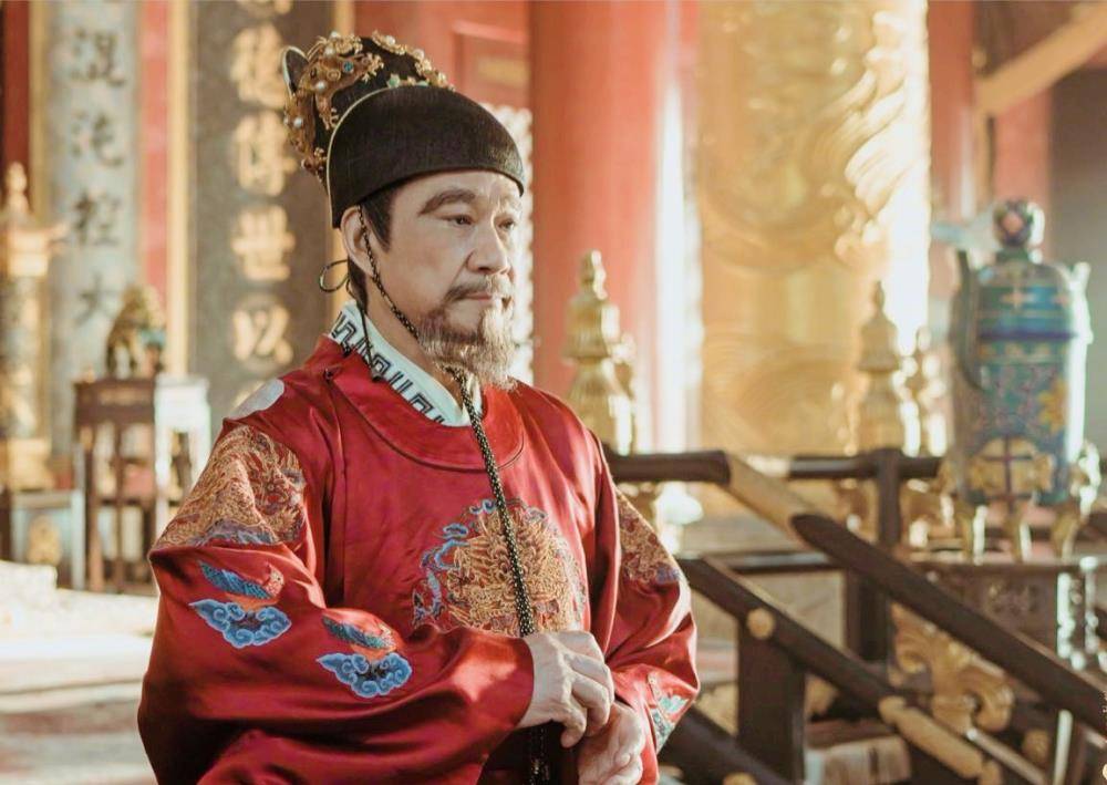 同时,也知晓了自己的侄子朱允炆在不知不觉中已经从父亲手中接过了大