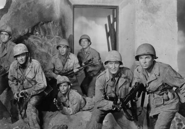 然后墨菲又使用卡宾枪继续射击德军