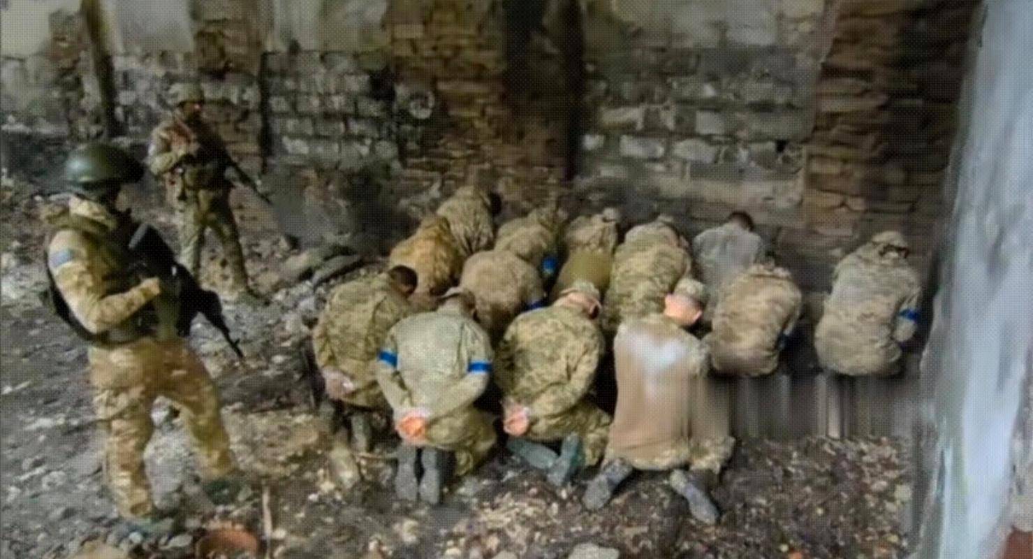 哈尔科夫激战,沃尔昌斯克乌军失守,上百人投降大量部队撤离