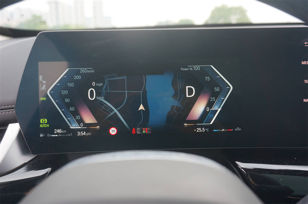 宝马x1测评:给一台纯家用suv注入宝马的灵魂,结果会如何?