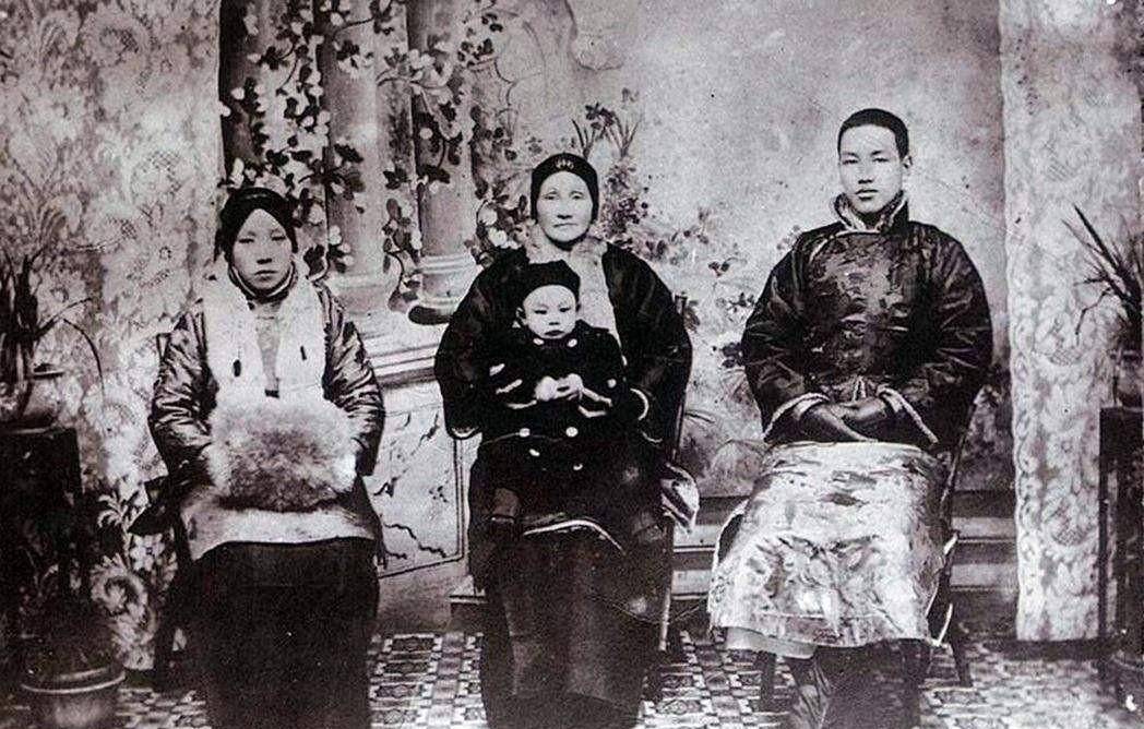 嫁给大自己22岁的男子,生一子成天下闻名的总统_王采玉_蒋介石_肇聪