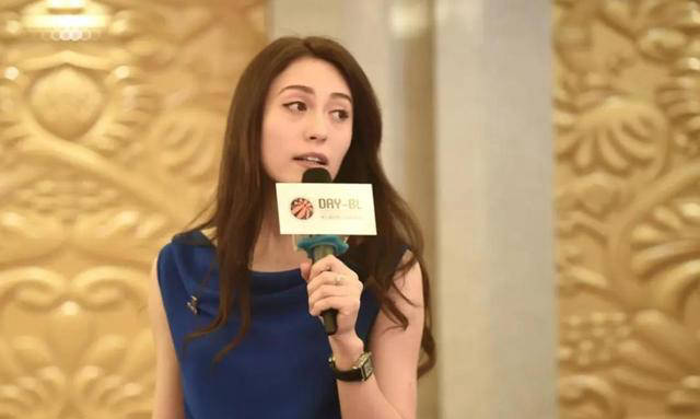 退役cba球星巴特尔患病身体变瘦,妻子显老,大女儿已年过三十