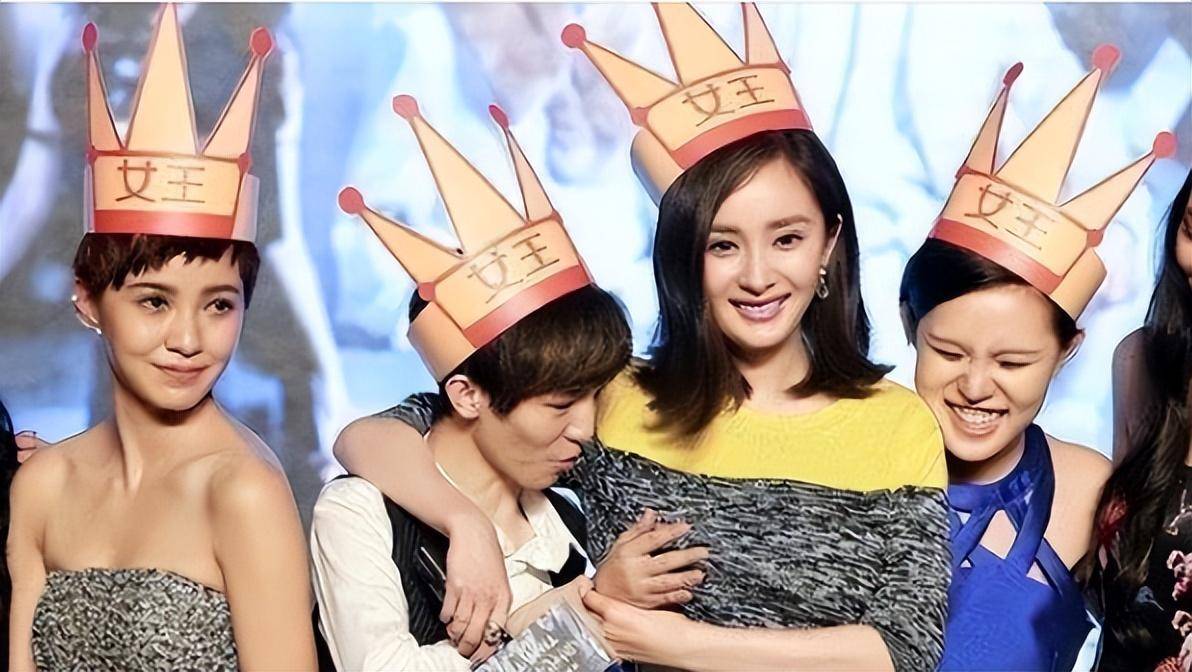 黄婧灵被前辈调戏,身材太好使她很困扰_贾玲_李沁_柳岩