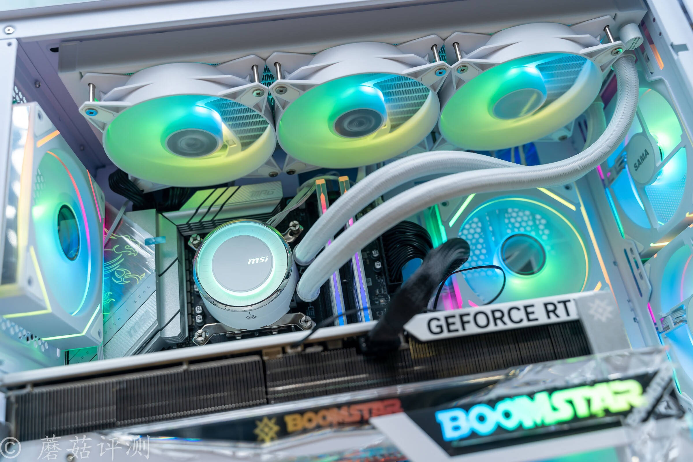 机箱风扇装满,散热表现确实更加优秀,先马(sama)朱雀5电脑机箱 评测