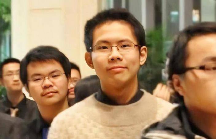 7年后回看"北大学霸弑母案",他的双面人生,比我们