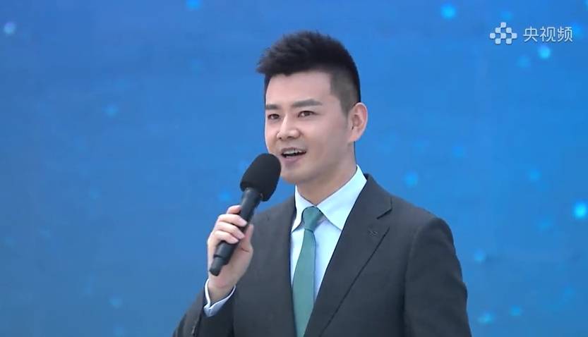 张韬：和严於信同台主持，系央视当下2位“最帅男主播”首次同框-张严德最新消息