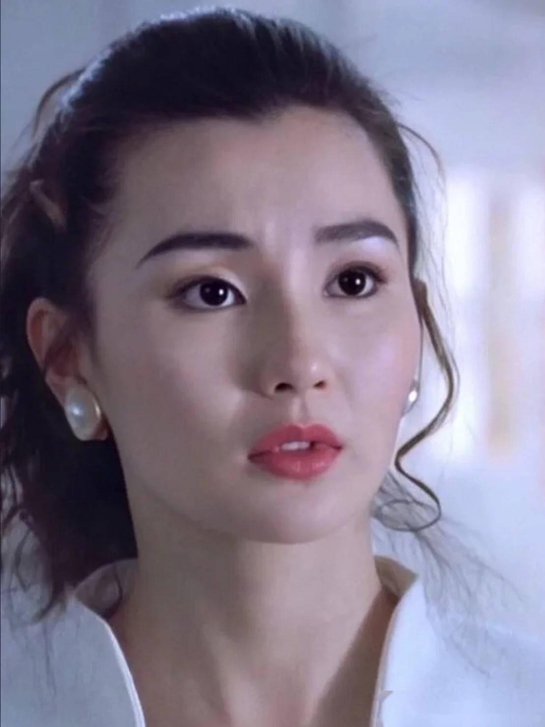 55岁张曼玉,饱满气质和性感身材,这谁顶得住!