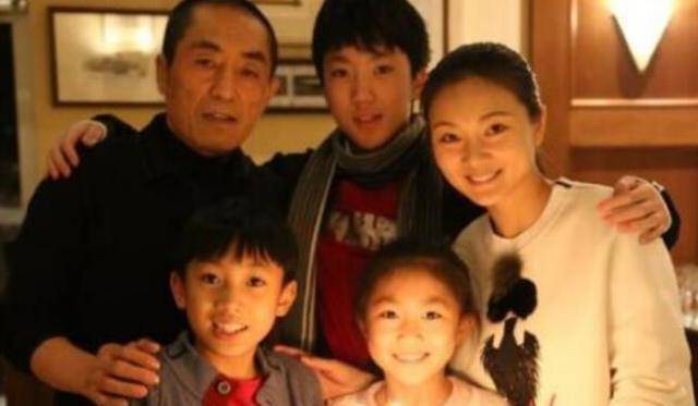 张艺谋隐藏了37年的大女儿,外表靓丽清新,原来是我们熟悉的她_张末