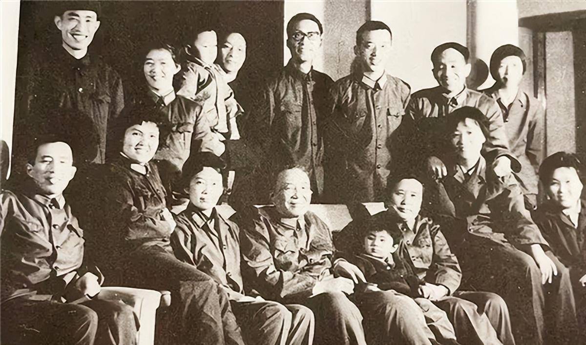 郝治平:大将夫人,养育8个子女皆是栋梁,一百岁高龄至今在世