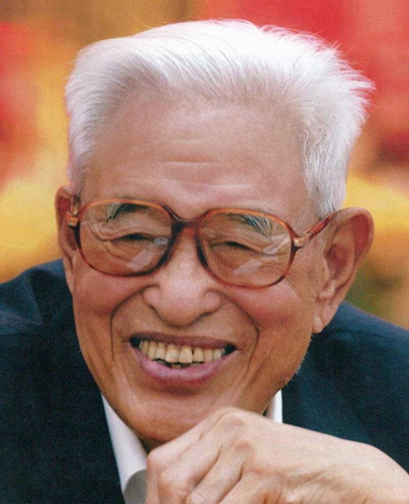 他曾担任陕西省长,到工厂调研时拒绝吃"小灶",活到100岁