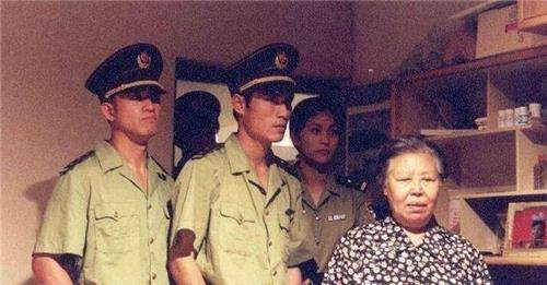 白宝山伏法后,情人谢宗芬被判15年徒刑,出狱后为何去了新疆?