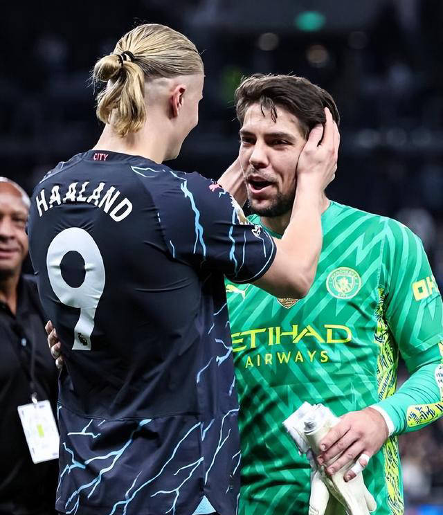 曼城替补门将莫雷诺神勇3次扑救助球队继续英超胜利纪录_比赛_埃德森