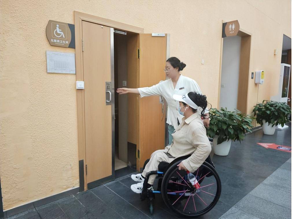 西安近50家景区获赠250台轮椅_活动_环境_残疾人