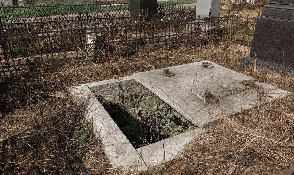 古帝陵建成后,最后一个工匠是怎么逃出来的?