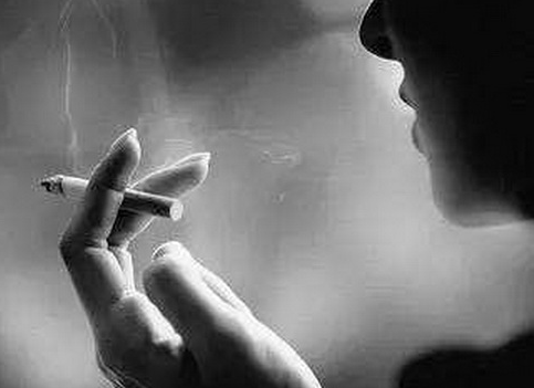 男人再喜欢抽烟,也不要在这几个时间抽,否则你就跟长寿无缘!