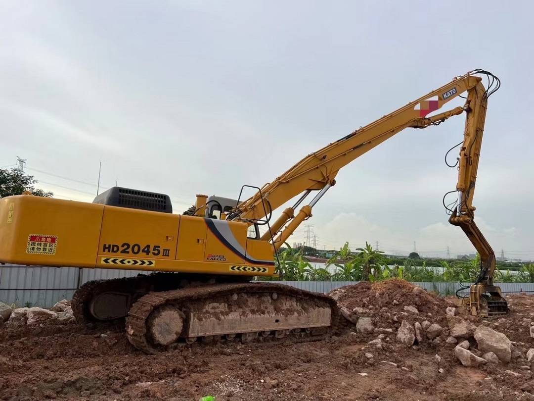 总之,佛山钢板桩桩机作为一种多功能的工程机械设备,具有结构紧凑