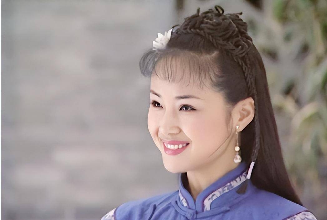 一直以为她们都退圈了,后来发现去演妈妈了,美人迟暮啊