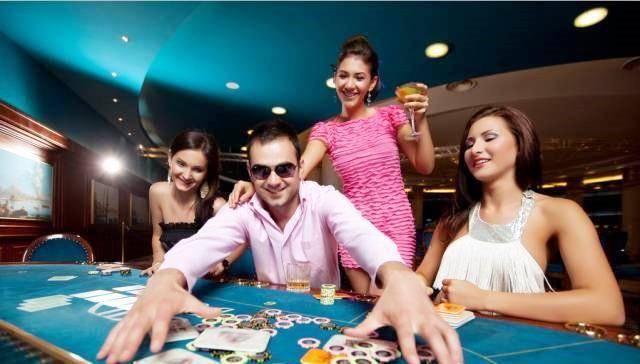 澳门荷官:每天见证一夜暴富和倾家荡产