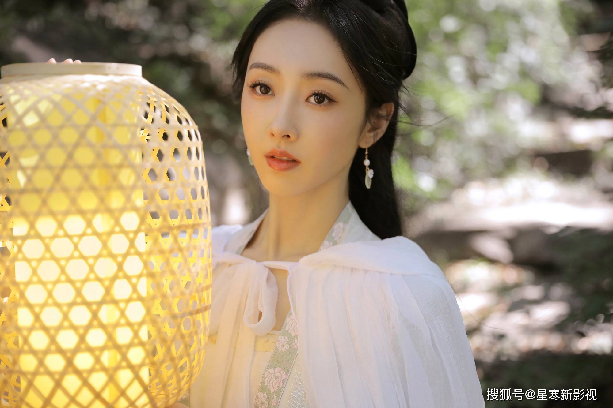 梁洁,宣璐,张雅钦等人不仅都是公认的古风美女,而且还都有一定古装