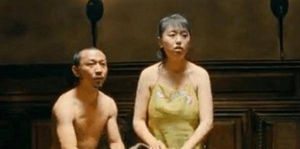 10年前的《让子弹飞》,那个为电影献身的肚兜女孩赵铭,最后怎样