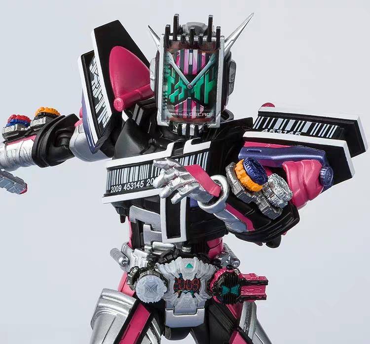 然而,在某种程度上,decade新完全形态的出现似乎让之前被批评的造型