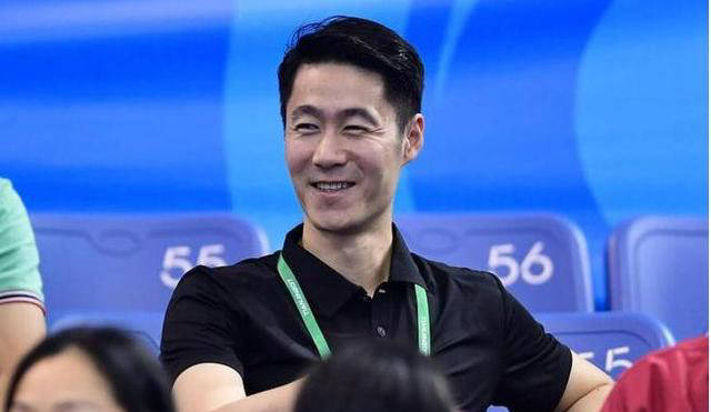 王励勤:从球桌到社区,助力乒乓球进社区活动