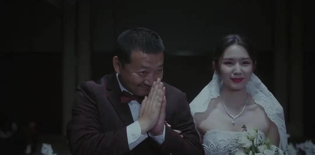 走4000多万,戏外却事业家庭双丰收,演技又好又敬业_王砚辉_树发_费可