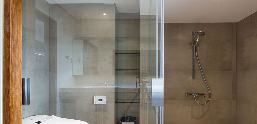 四,卫生间是家居的重要组成部分,在风水学里,家居卫生间的装修有着