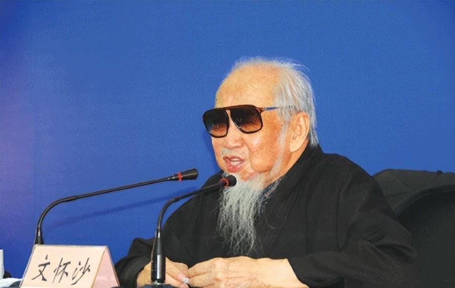 国学大师文怀沙养生秘诀,他为何说:多吃肉多喝酒,最少活过99