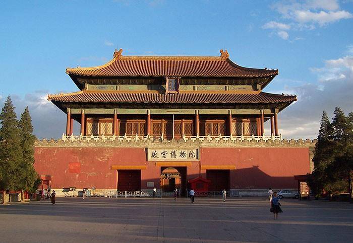 老头800万卖传家宝,文物局出价1万被拒,转身1800万被故宫拍下_溥仪