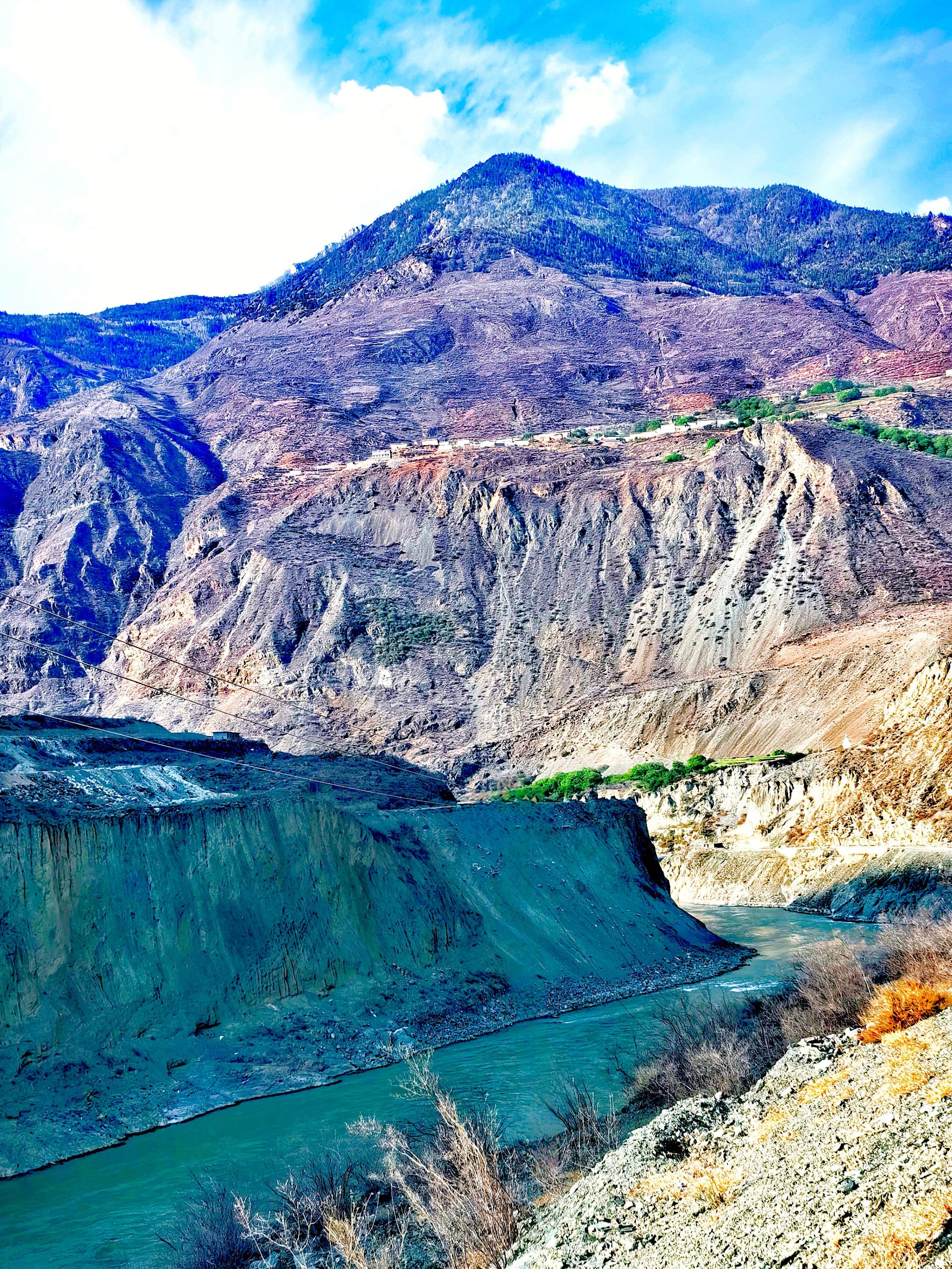 导航出错现窘迫,果断决策死里逃生_海拔_稻城县_云南