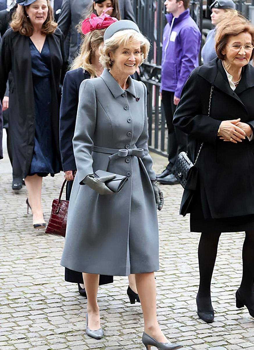 漂亮的百万富翁之女彭妮:陪伴菲利普亲王40多年,敢抢女王的风头