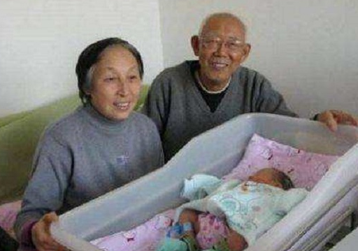 为何越来越多高龄产妇拼生二胎?不是跟风,这3点原因很现实