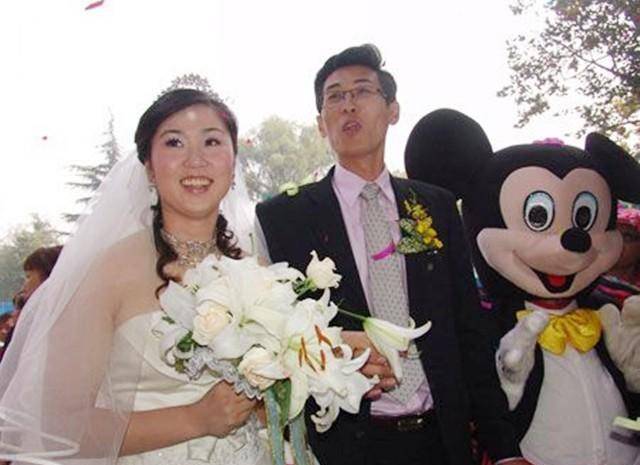 女排自由人张娜:敢揍教练陈忠和,退役从政,2022年儿子已上中学