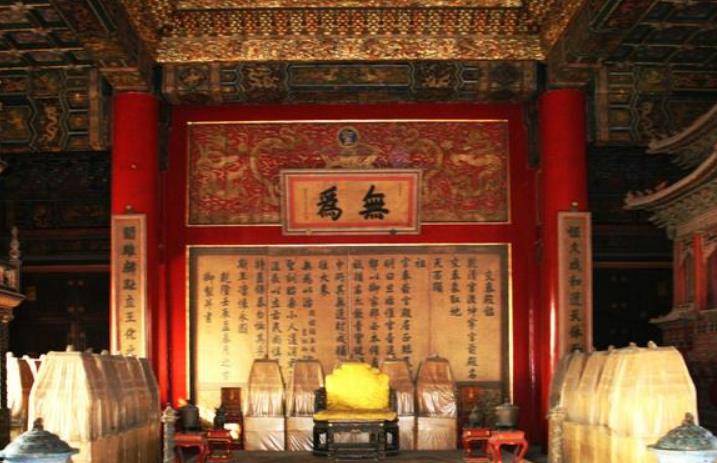 于是便出现了一种说法,就是坤宁宫当中积攒了无数动物的亡魂,它们死后