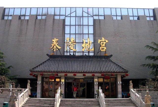 秦陵地宫想象展示厅那么,为什么到唐朝时,民间会传秦陵是"虚冢"?