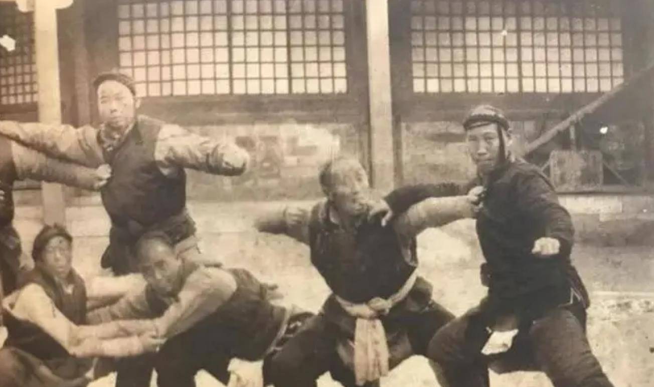 火烧圆明园时,最后抵抗英法联军并以身殉国的,竟然是20多个太监