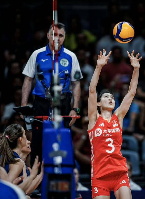 中国女排澳门站备战:朱婷回归助阵,关键战即将开打
