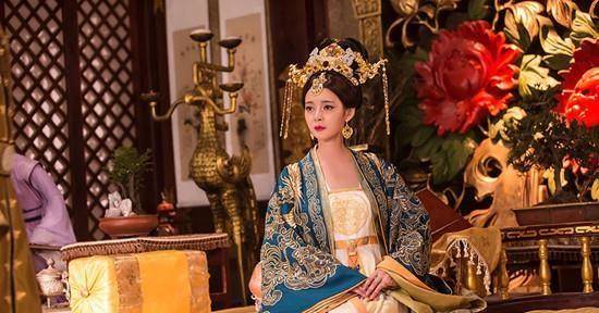 公元535年,元宝炬登基为帝,乙弗氏贵为皇后,并生皇太子元钦与武都王元