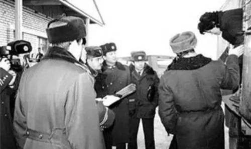 1993年中俄列车大劫案:歹徒疯狂作案6天,3名女乘客含泪道出真相